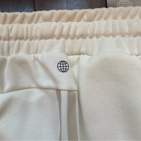 Adidas Women's Regular Fit Elastic Waist Zip Pockets Tricot Pants Off White NWT - Picture 9 of 12